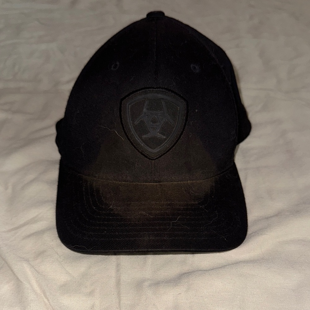 Black Ariat Ballcap